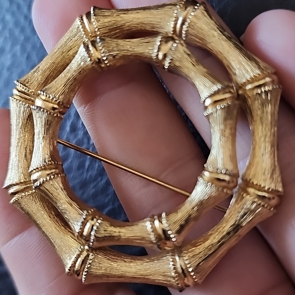 VTG Monet Gold Bamboo-Inspired Brooch - Picture 3 of 9